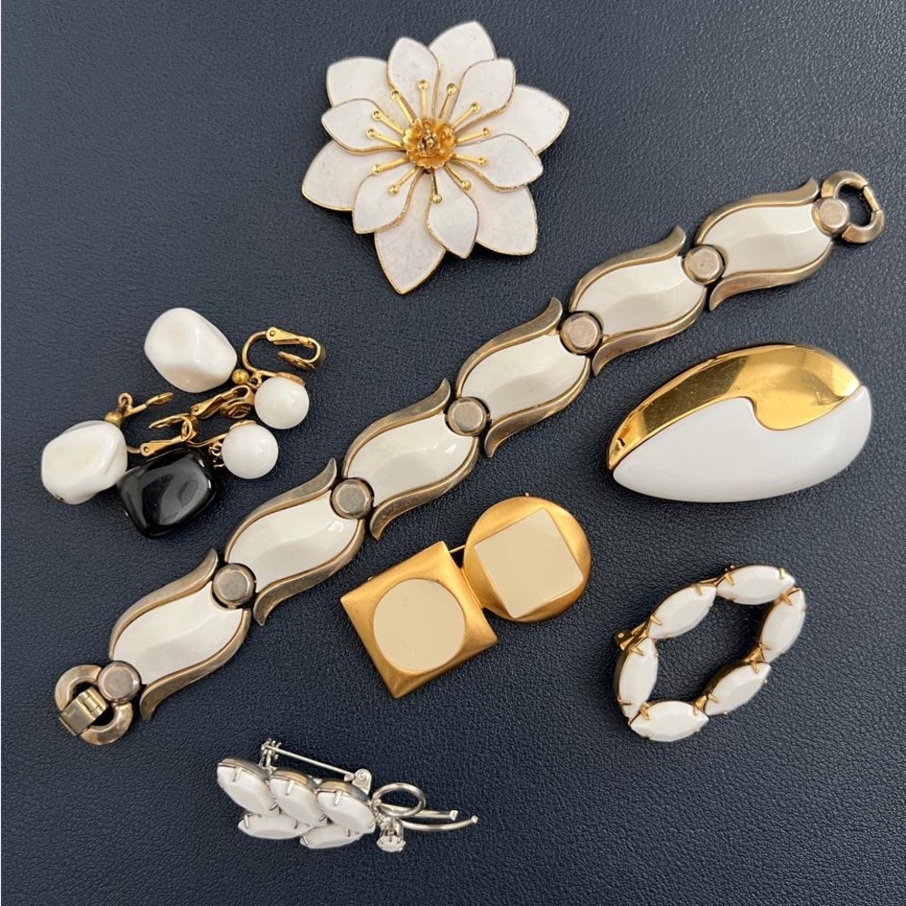 Mixed Bundle White and Golden Brooch & Bracelet, Earrings Collection + Trifari